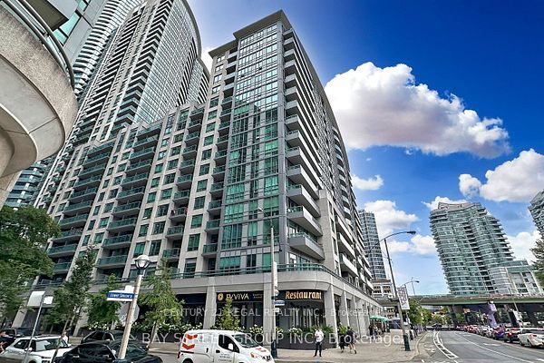 25 Lower Simcoe Street