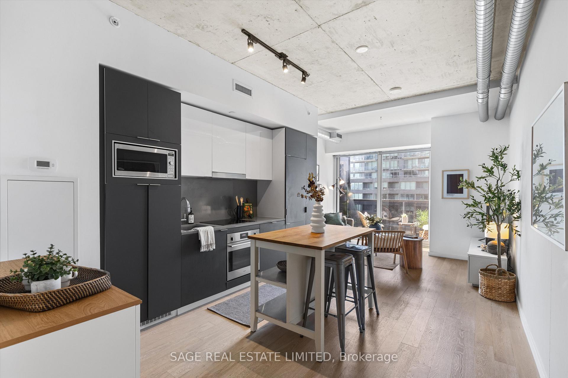 1 Bedroom Condo at 170 Bayview, Toronto For sale
