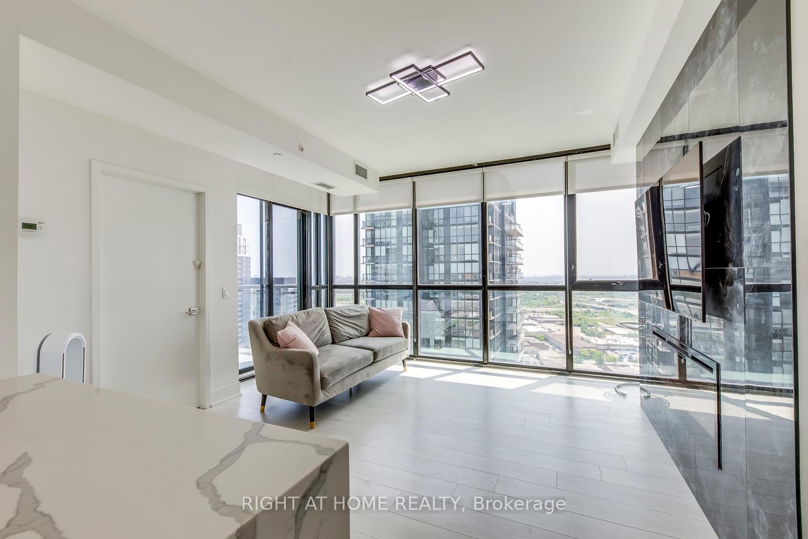 2 Bedrooms Condo at 2916 Highway 7, Vaughan For sale