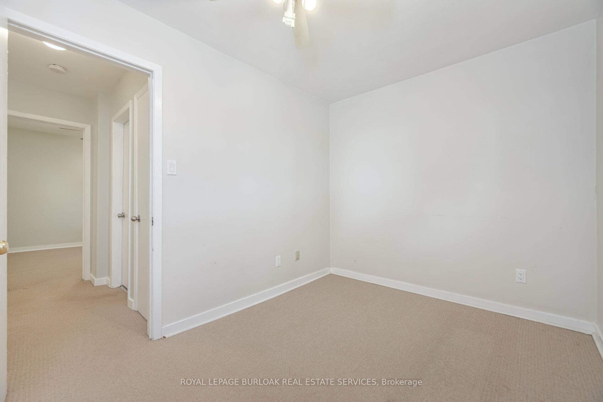 2 Bedrooms Condo at 1116 Homewood, Burlington For sale