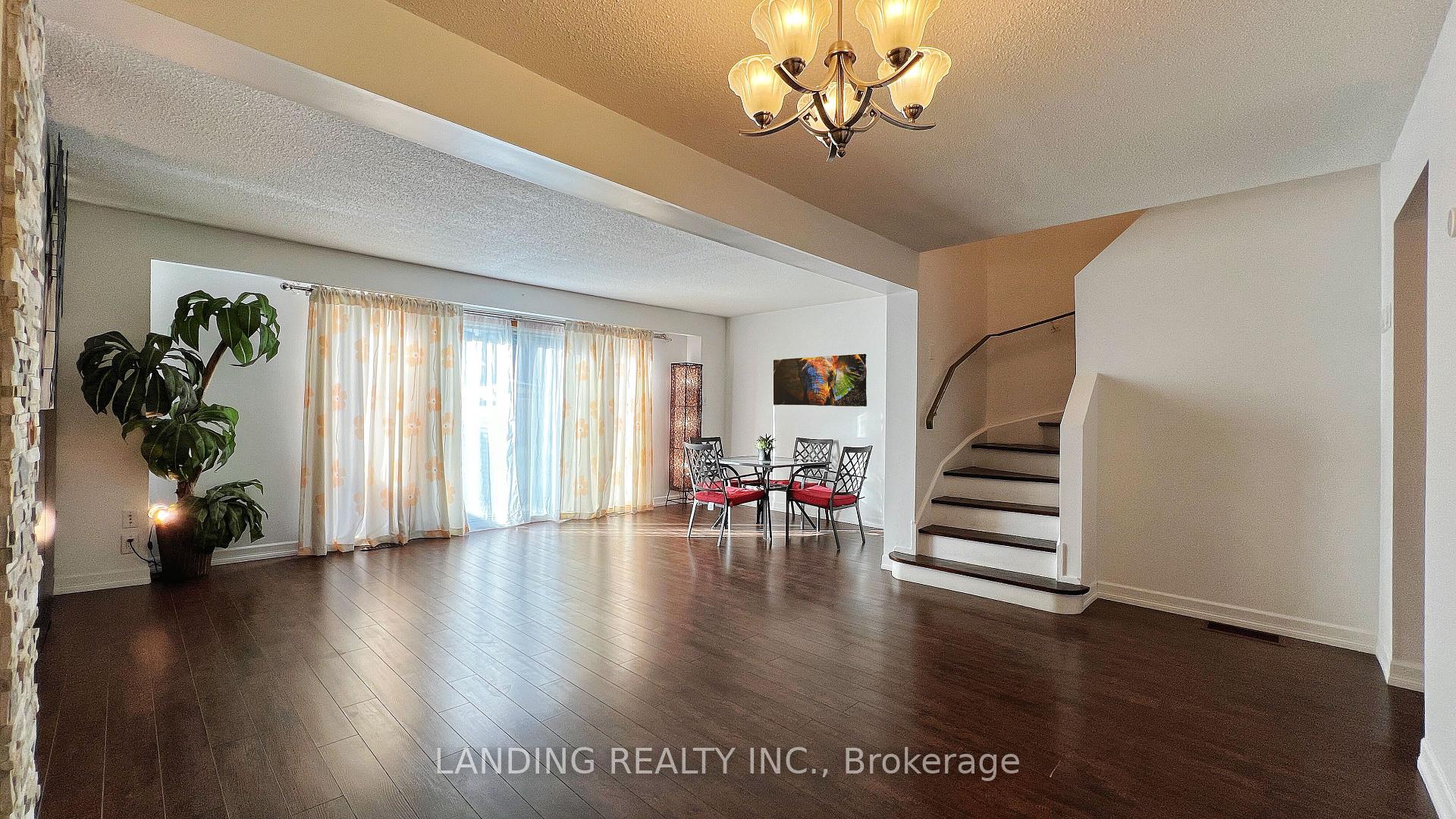 4 Bedrooms Condo at 22 KING HENRY’S, Toronto For sale