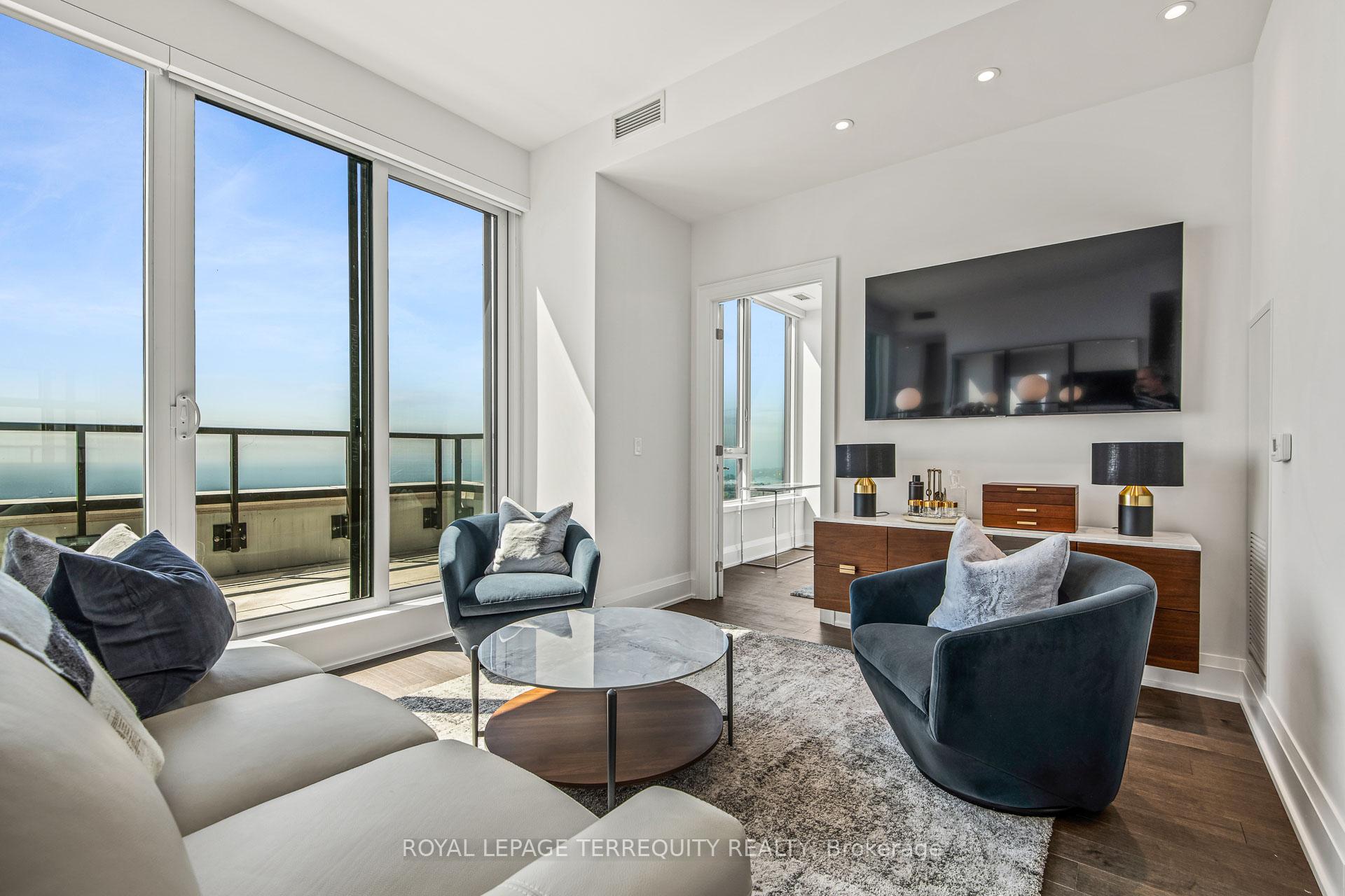 3 Bedrooms Condo at 1928 Lake Shore, Toronto For sale