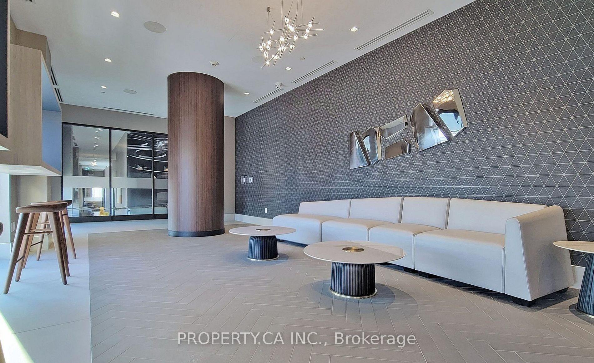 3 Bedrooms Condo at 3883 Quartz, Mississauga For sale