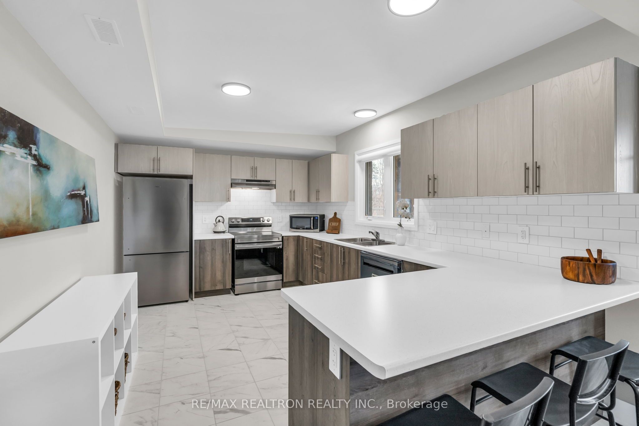 99 Franklin Trail, Barrie, ON L9J 0J1