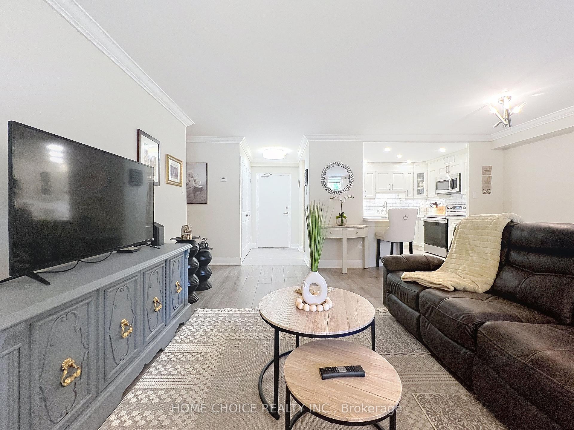 3 Bedrooms Condo at 15 La Rose, Toronto For sale