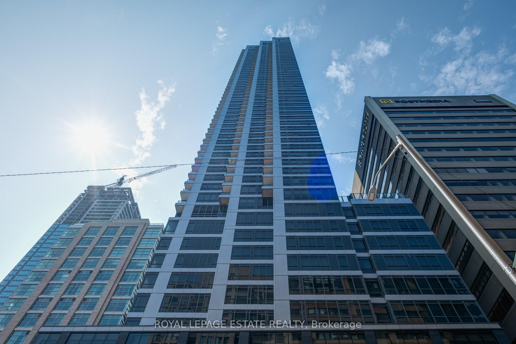 2 Bedrooms Condo at 395 Bloor, Toronto For sale