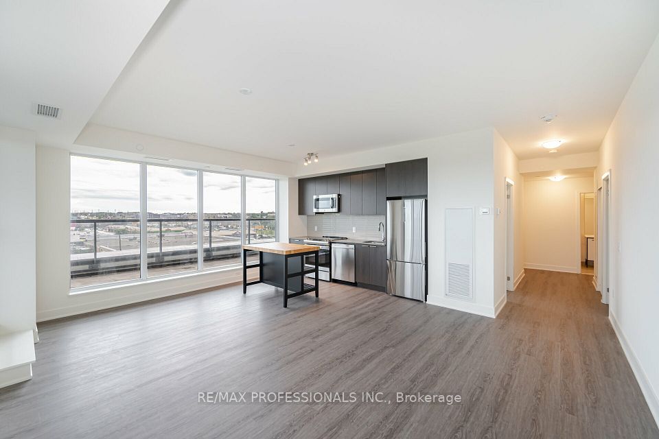 #504 - 185 Deerfield Road, Newmarket, ON L3Y 0G7