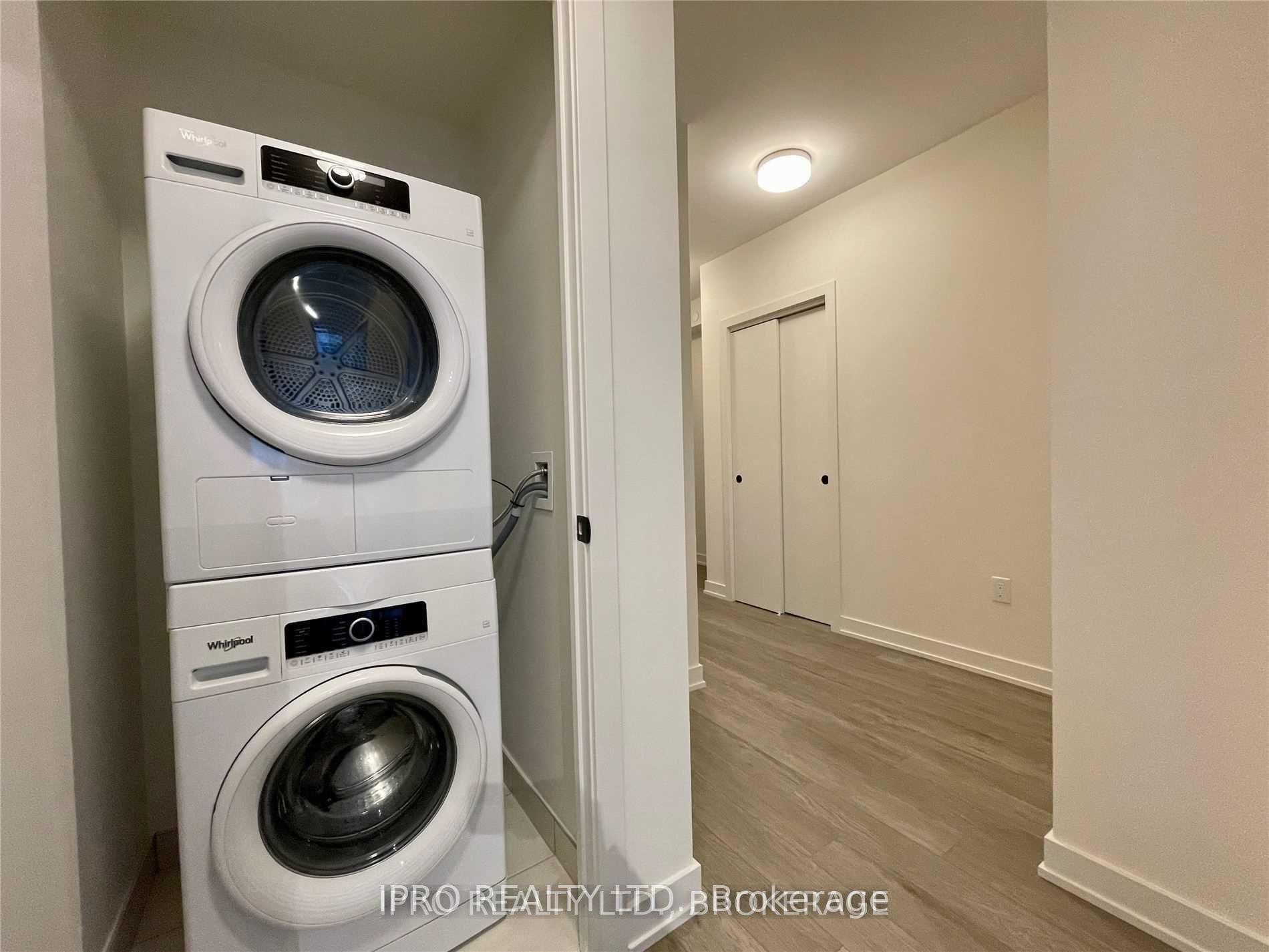 2 Bedrooms Condo at 212 King William,  Hamilton For sale