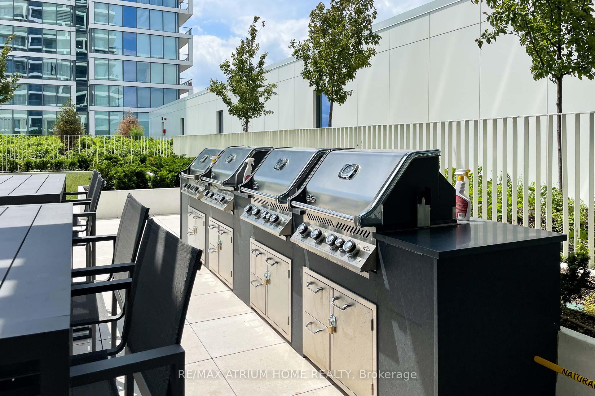 2 Bedrooms Condo at 950 Portage,  Vaughan For sale