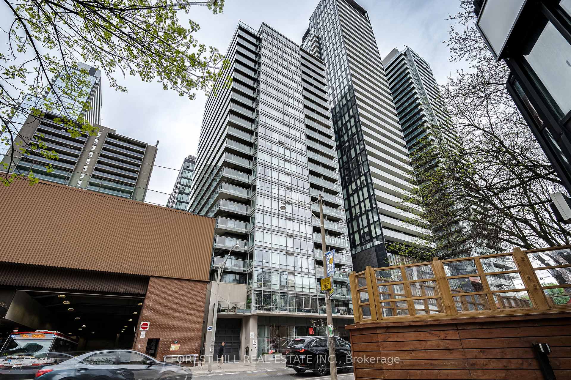 2 Bedrooms Condo at 22 Wellesley, Toronto For sale