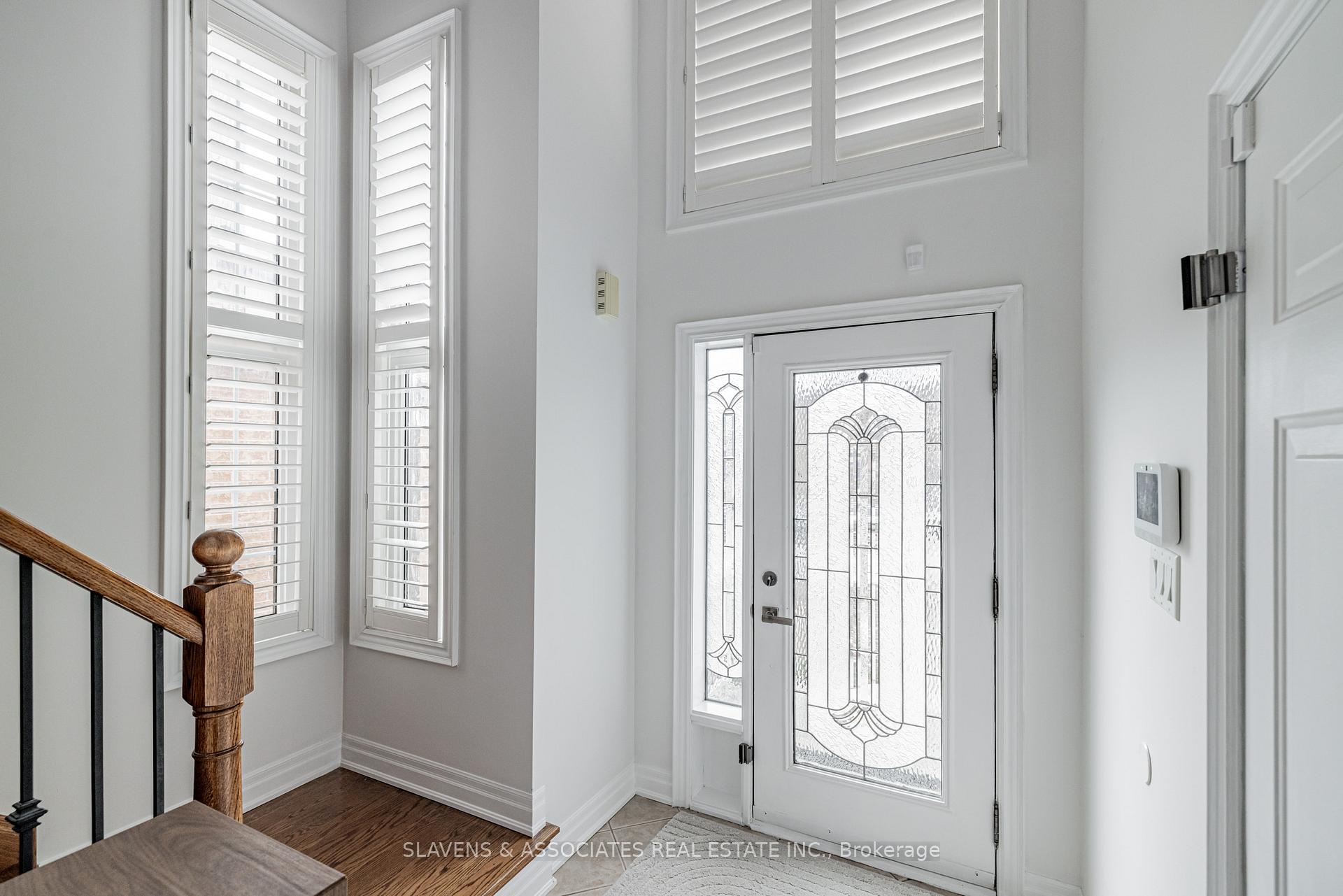 11 Bestview Crescent, Vaughan, ON L6A 3S8