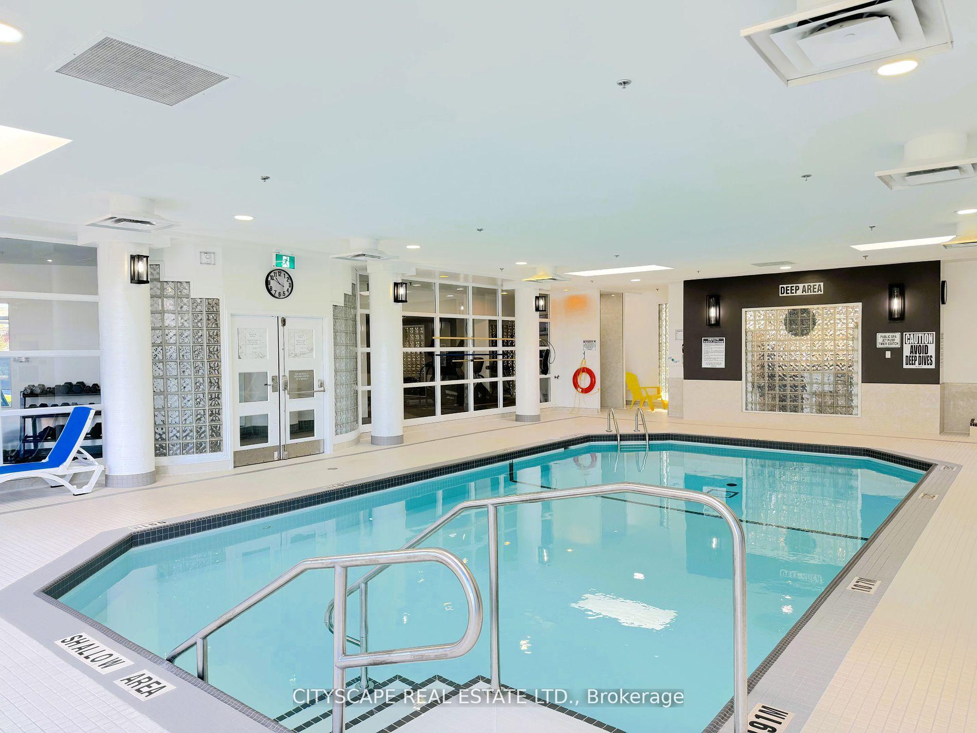 2 Bedrooms Condo at 25 Trailwood, Mississauga For sale