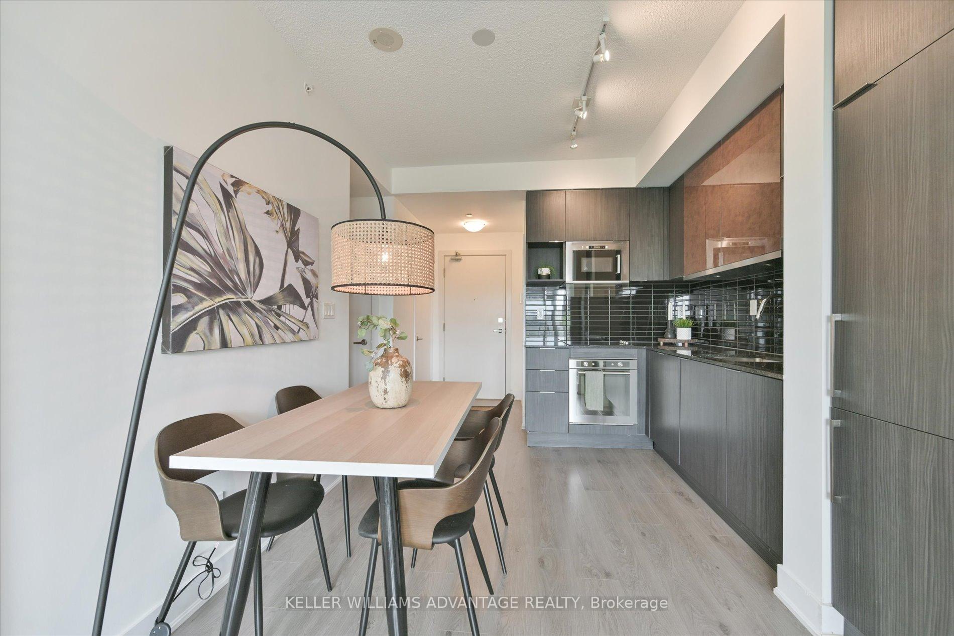 2 Bedrooms Condo at 99 The Donway, Toronto For sale