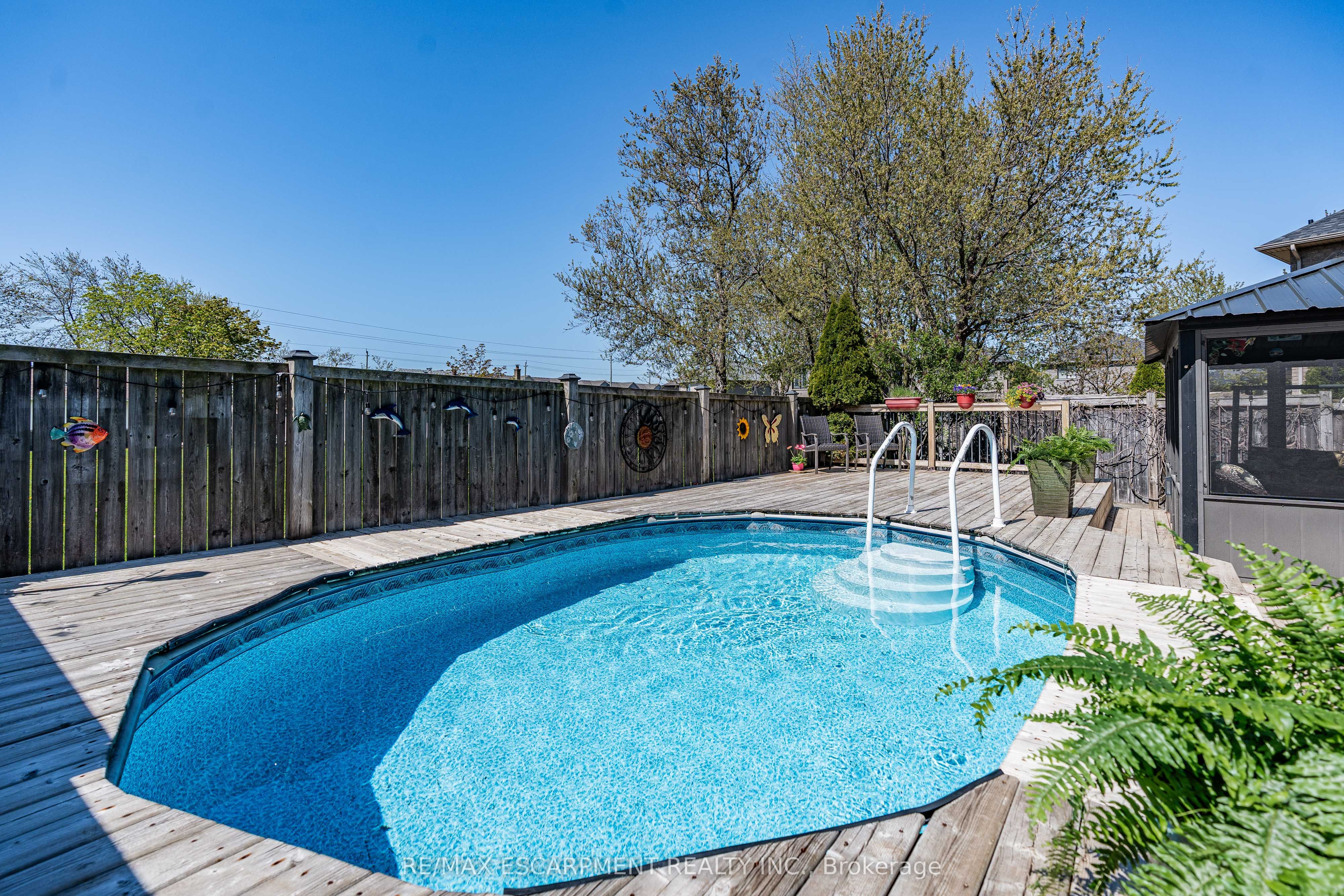 28 Edgecroft Crescent