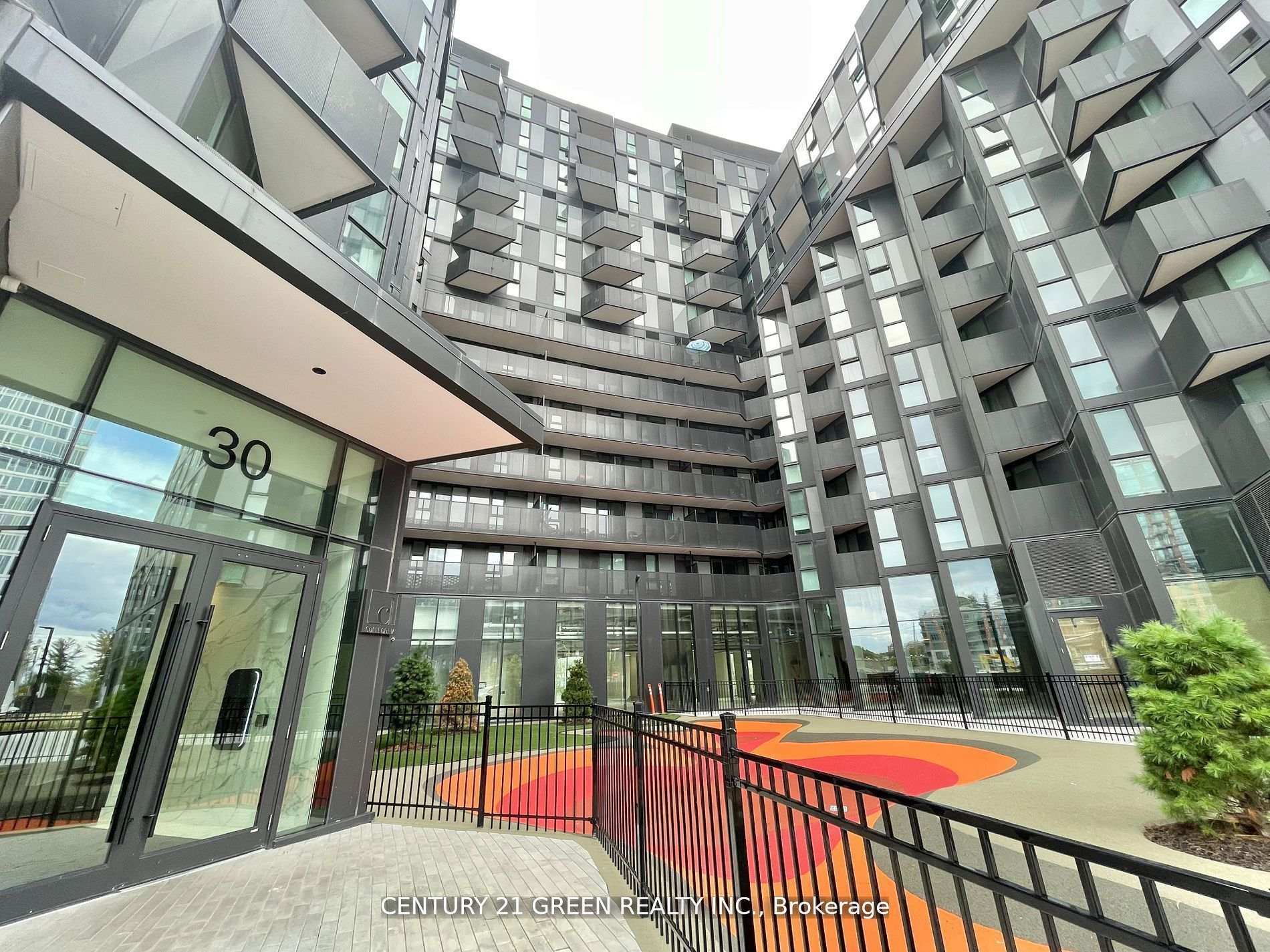 2 Bedrooms Condo at 30 Tretti, Toronto For sale