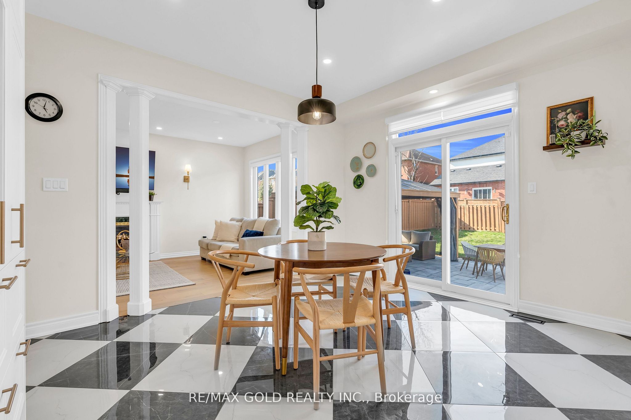 165 Bristol Road E