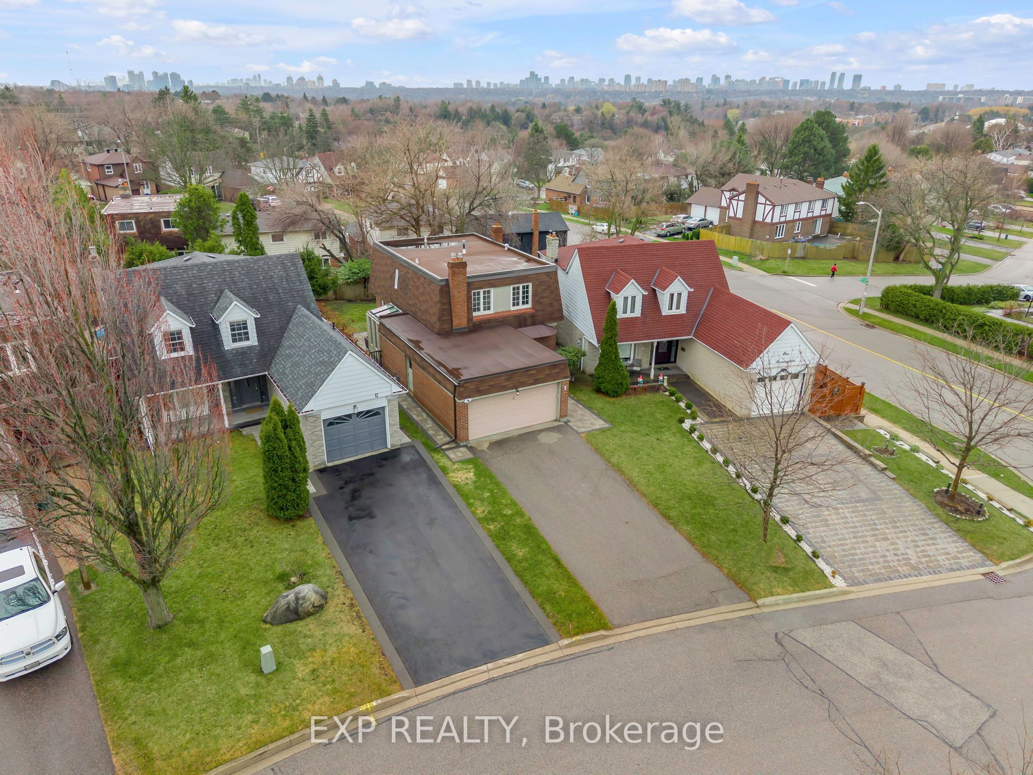 3 Ravengloss Drive, Markham, ON L3T 4C8