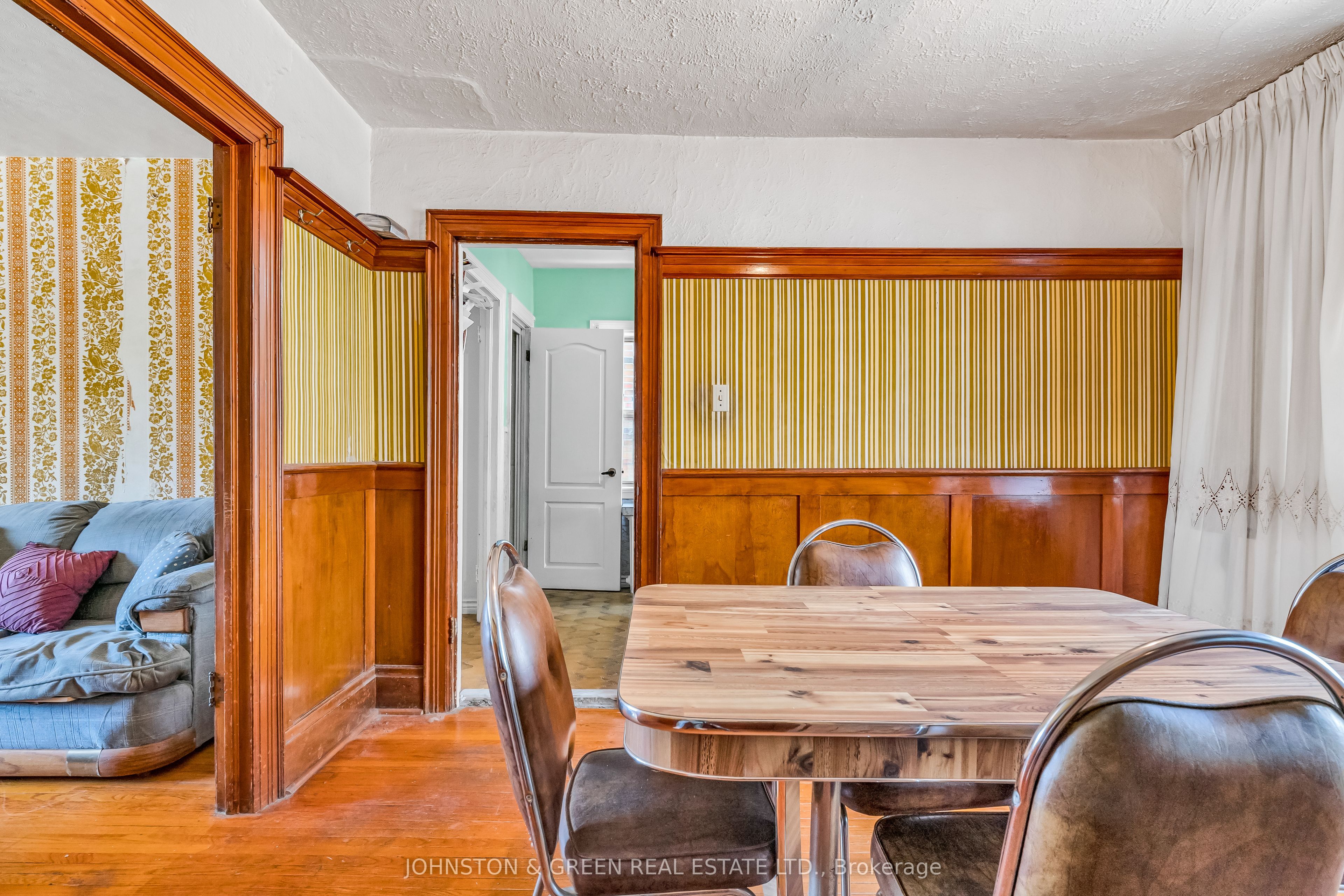 416 Mortimer Avenue