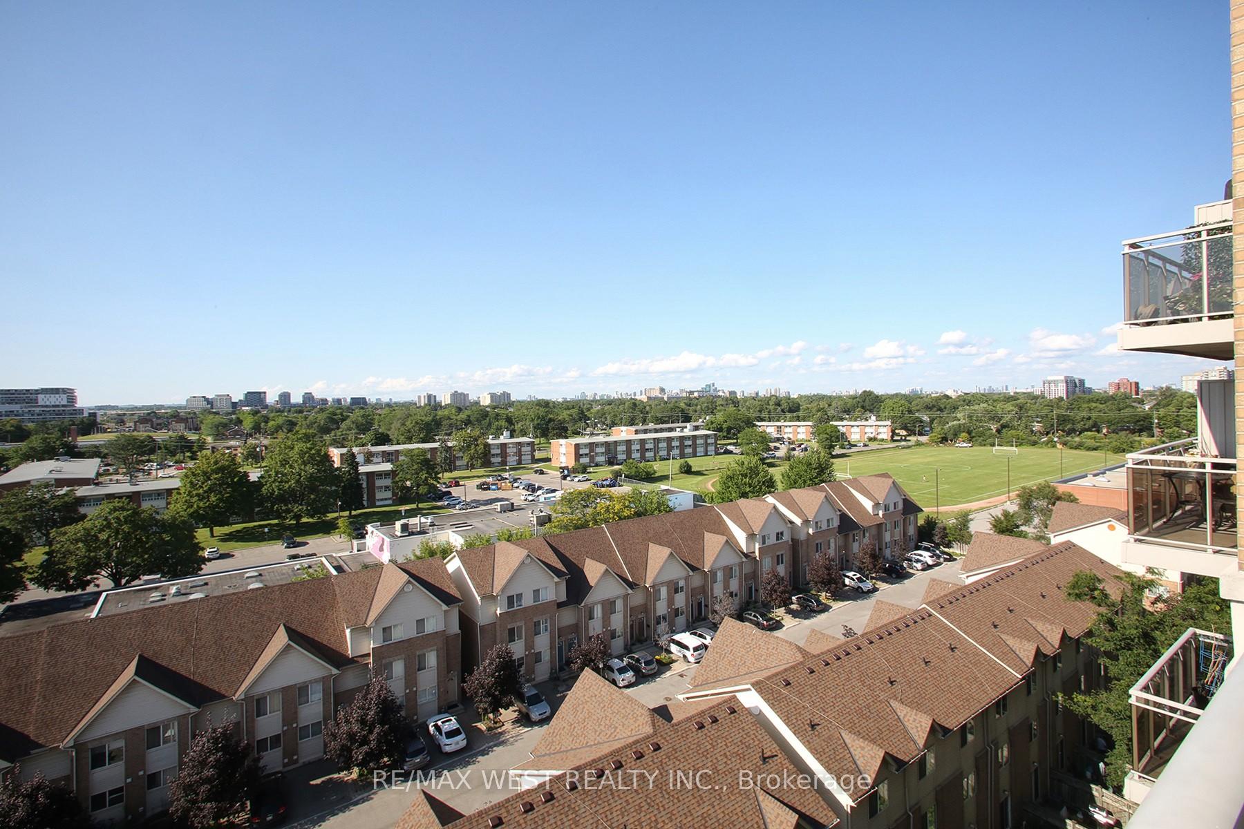 2 Bedrooms Condo at 650 Lawrence,  Toronto For sale