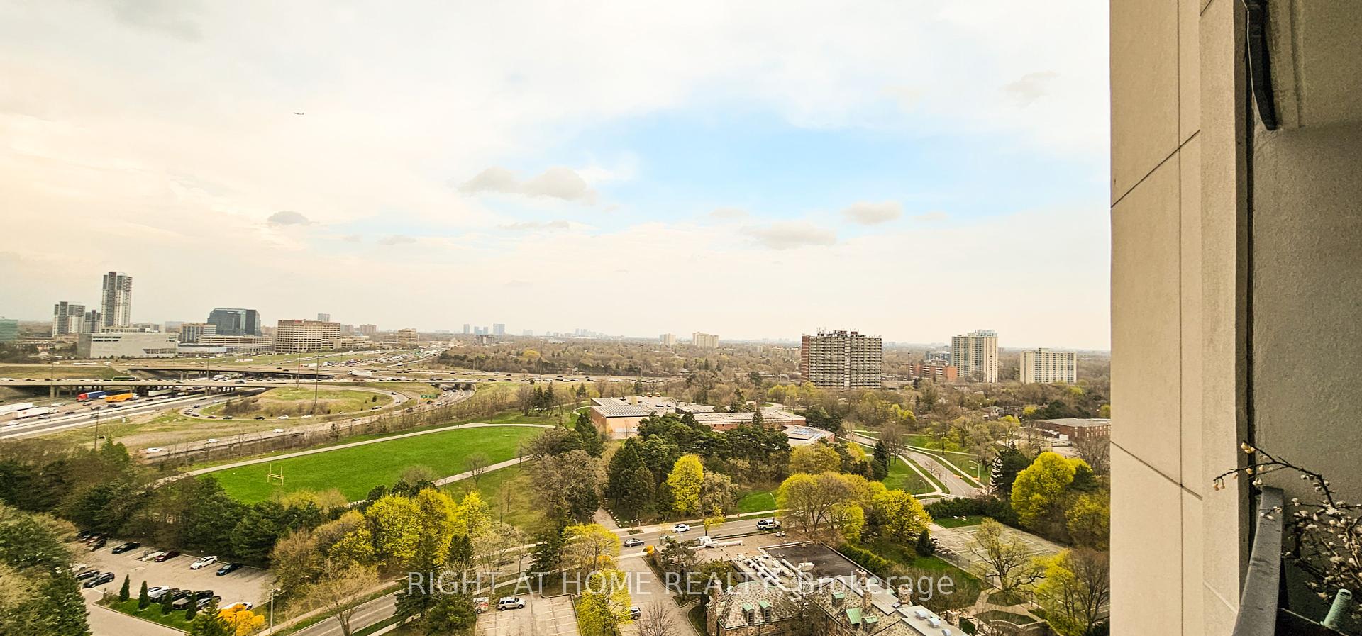 3 Bedrooms Condo at 75 Graydon Hall,  Toronto For sale