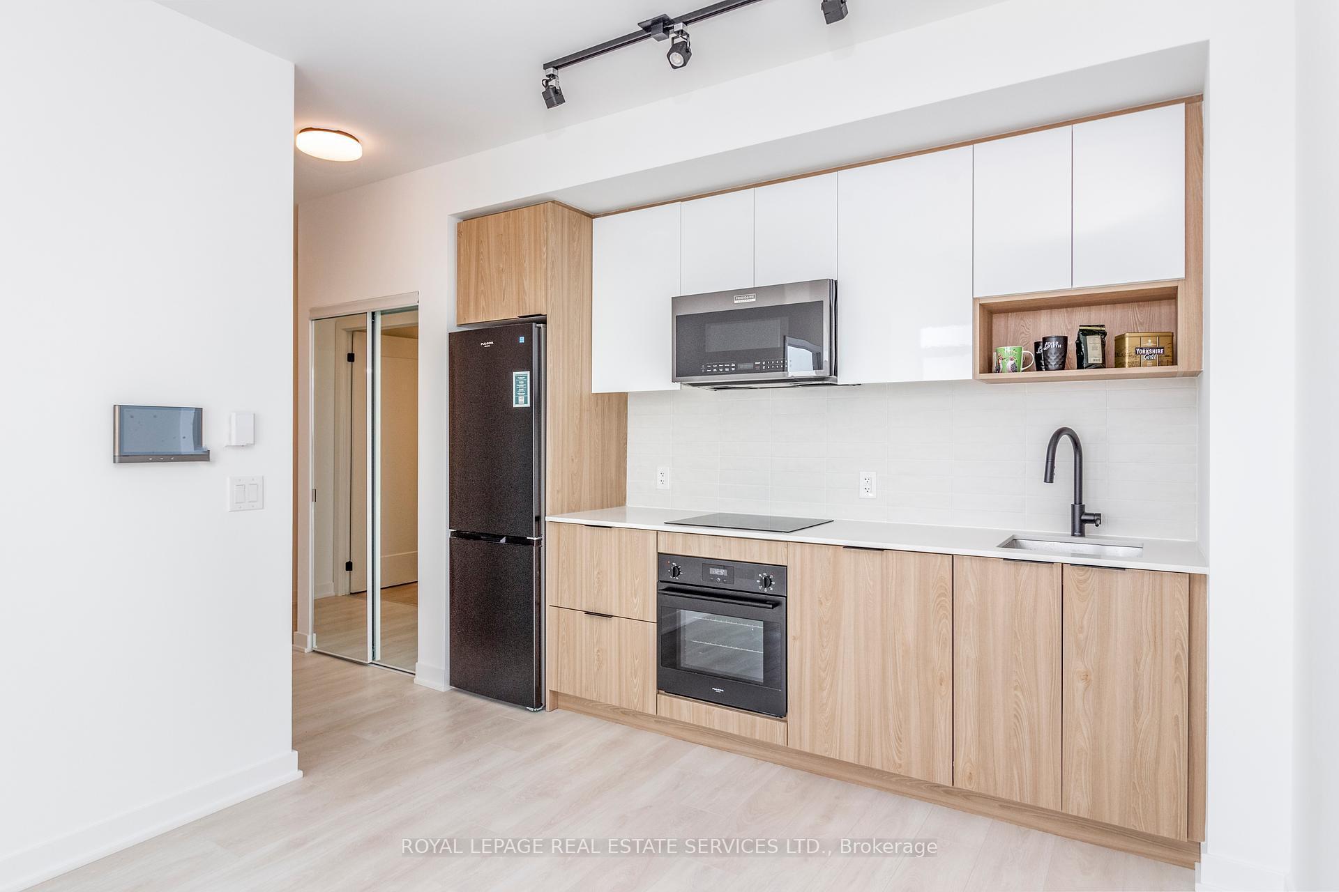 2 Bedrooms Condo at 5 Defries, Toronto For sale