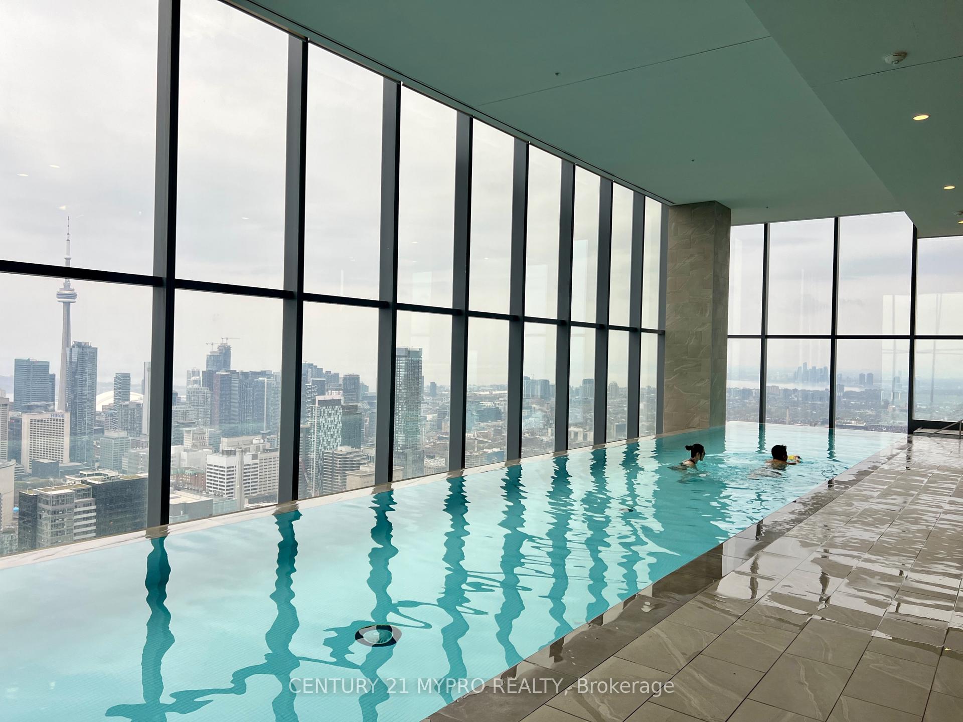 2 Bedrooms Condo at 7 Grenville, Toronto For sale