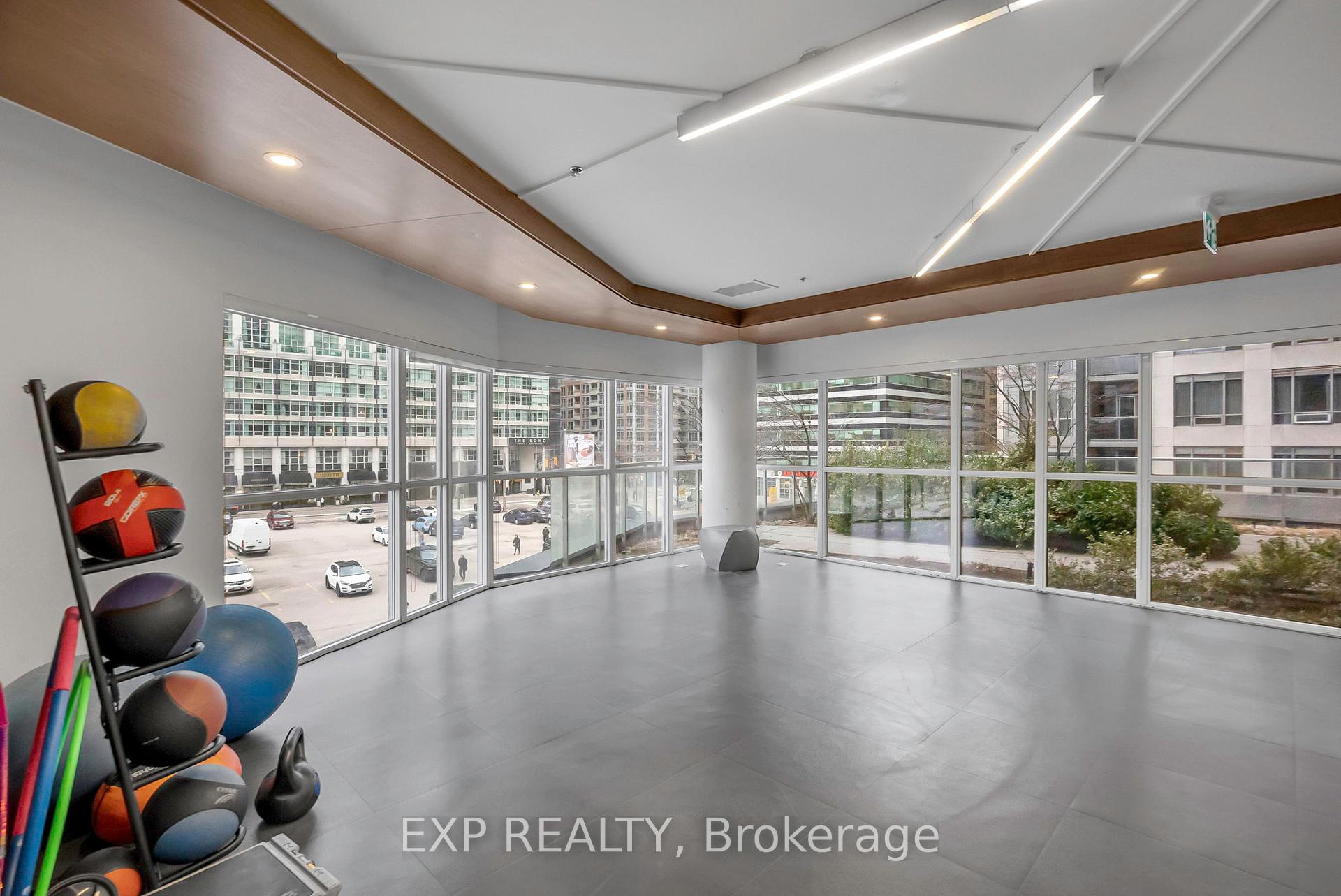 1 Bedroom Condo at 352 Front, Toronto For sale