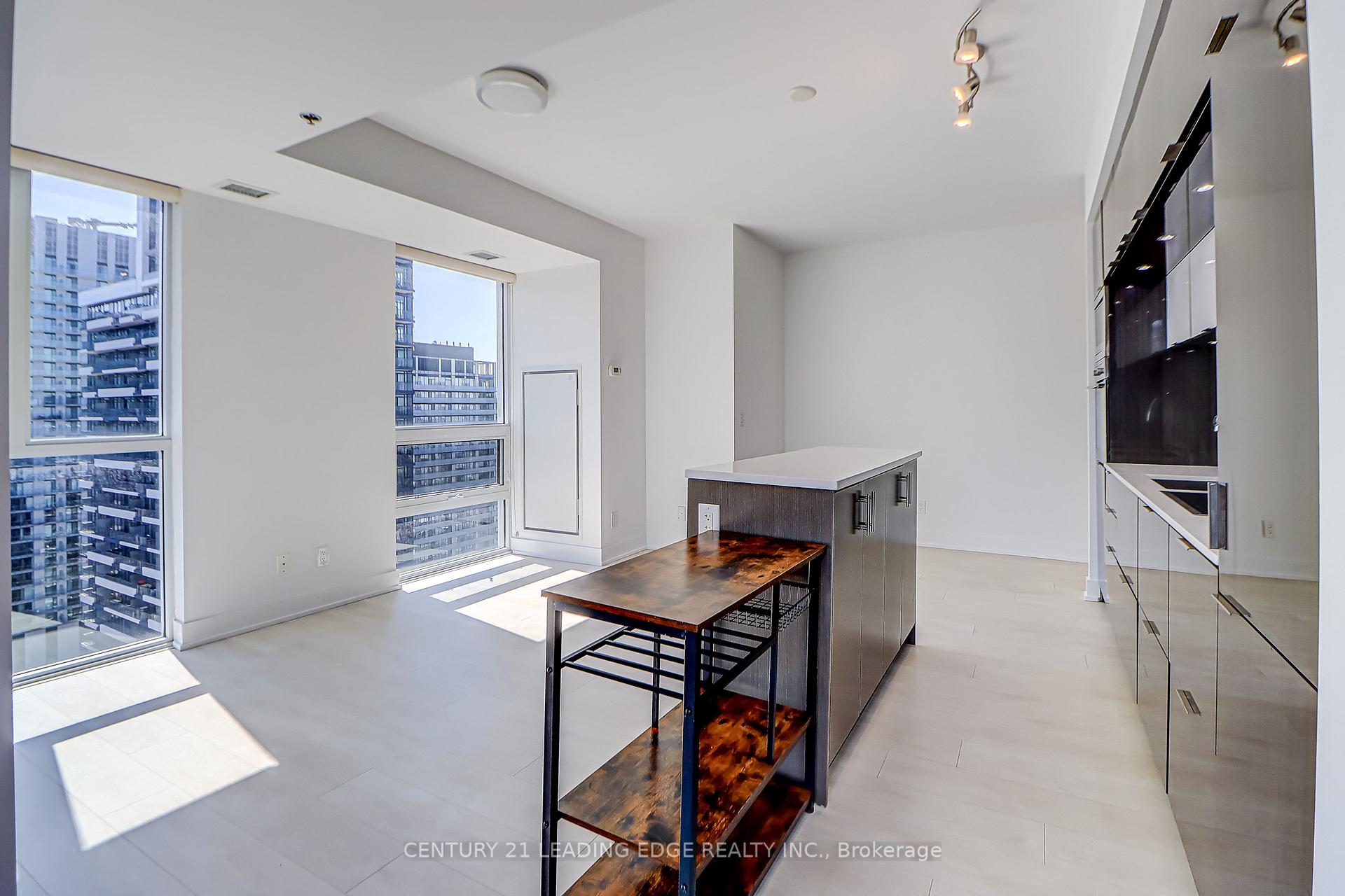 3 Bedrooms Condo at 318 Richmond,  Toronto For sale