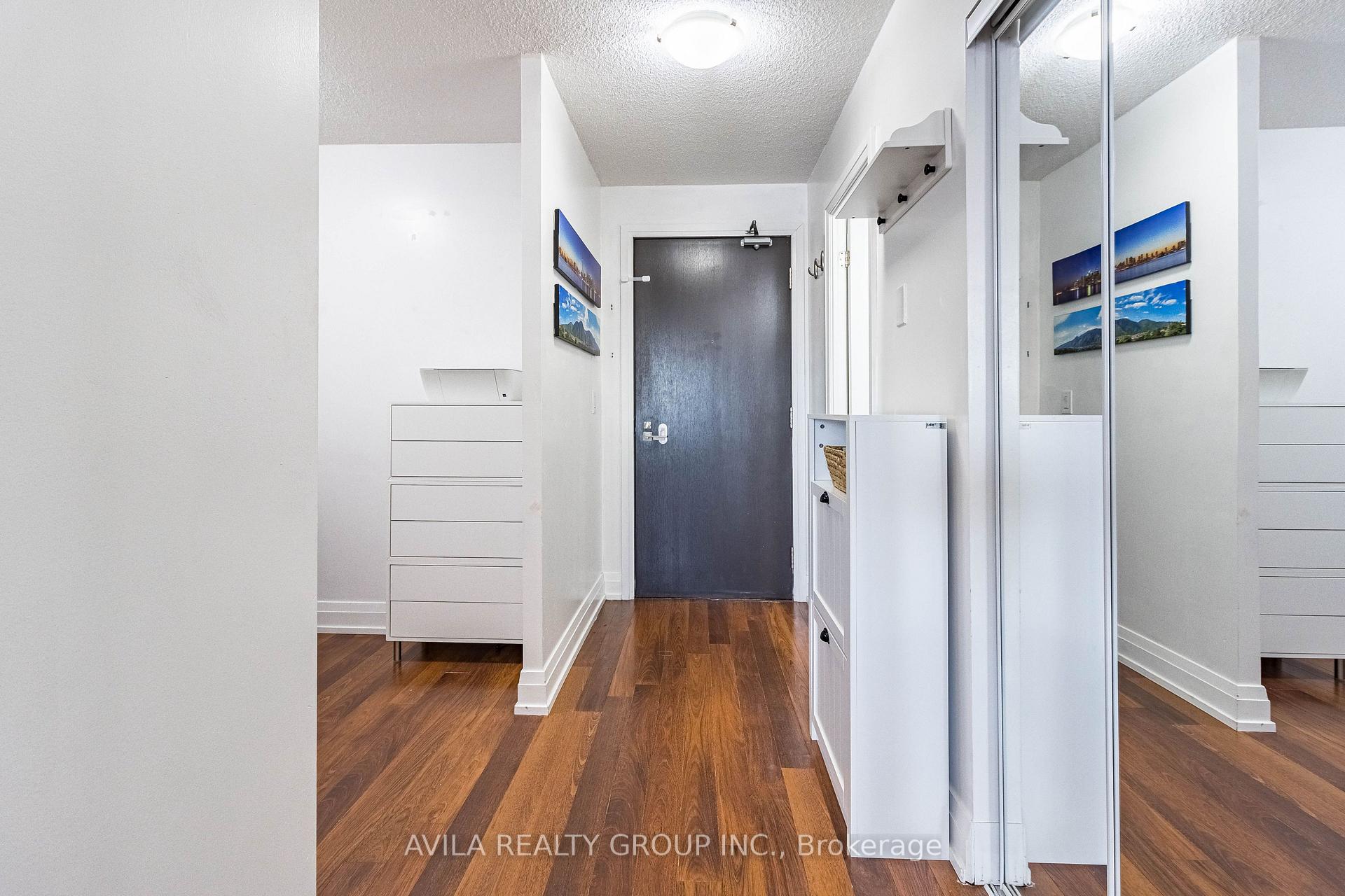 3 Bedrooms Condo at 1 De Boers, Toronto For sale