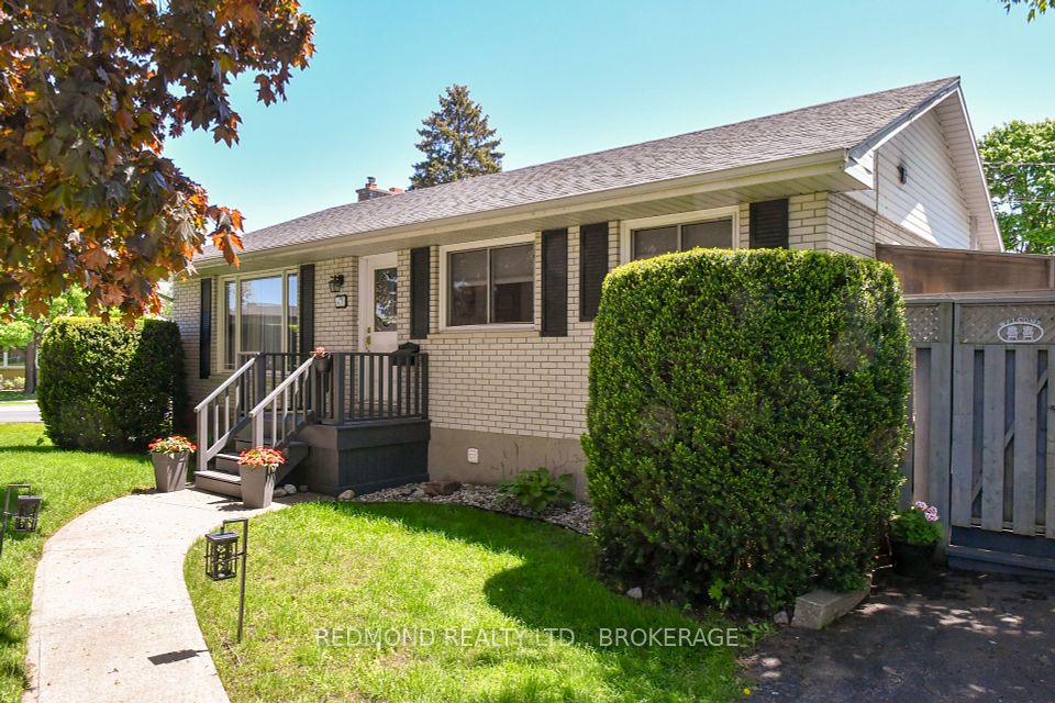 475 Pine Street, Gananoque, ON K7G 1E4