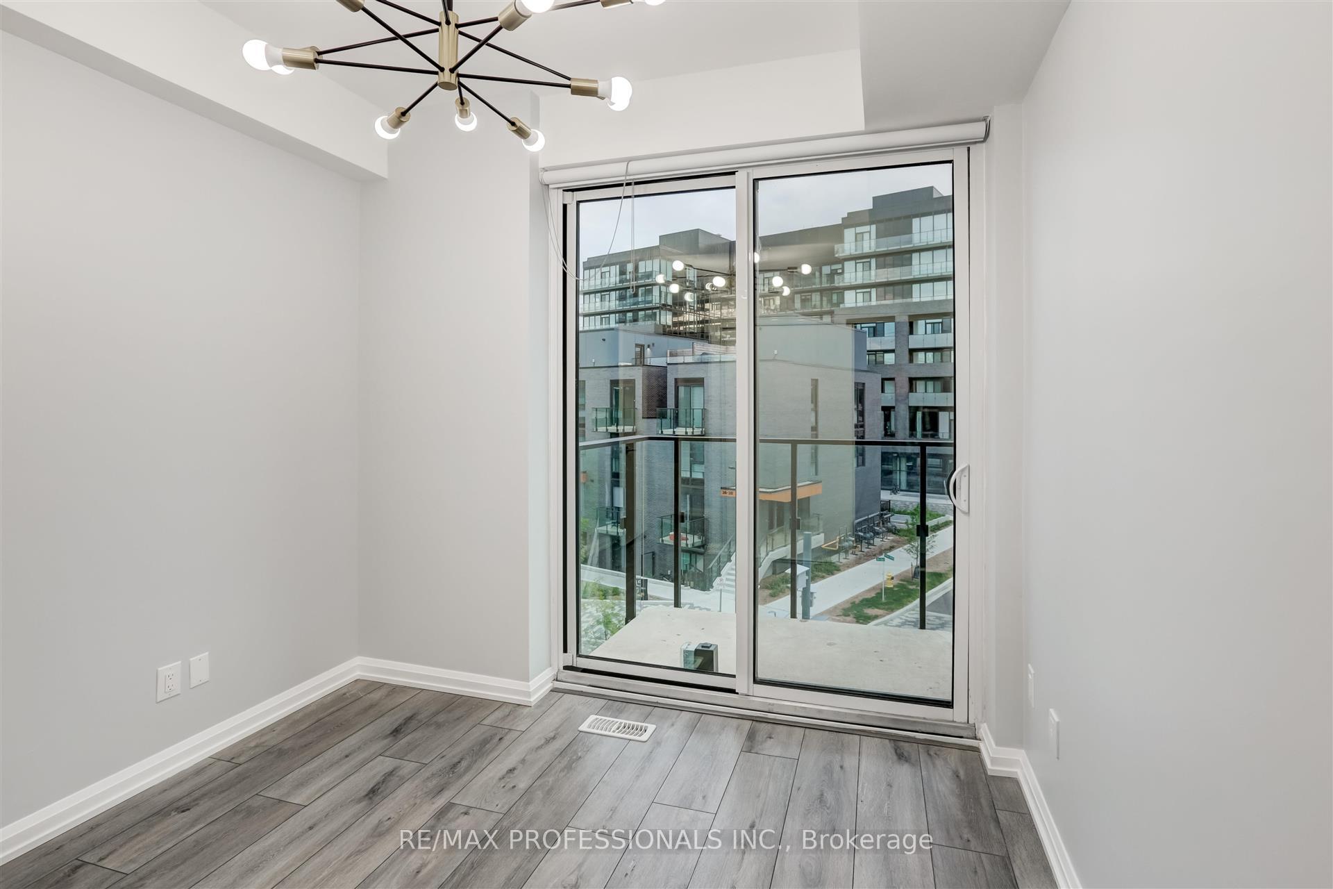 3 Bedrooms Condo at 10 Brin, Toronto For sale
