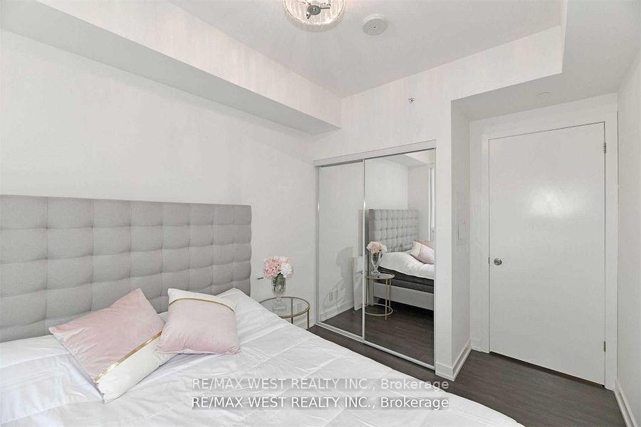 2 Bedrooms Condo at 2212 Lake Shore, Toronto For sale