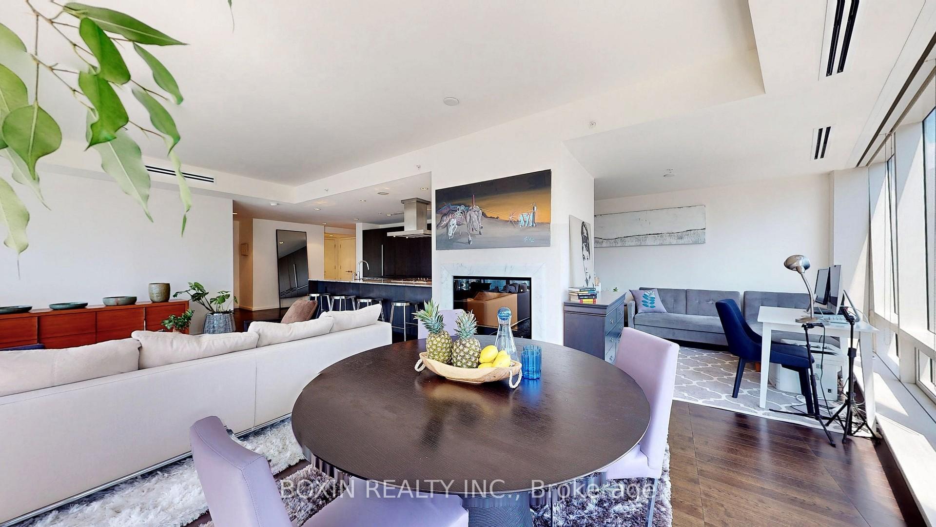 2 Bedrooms Condo at 180 University,  Toronto For sale