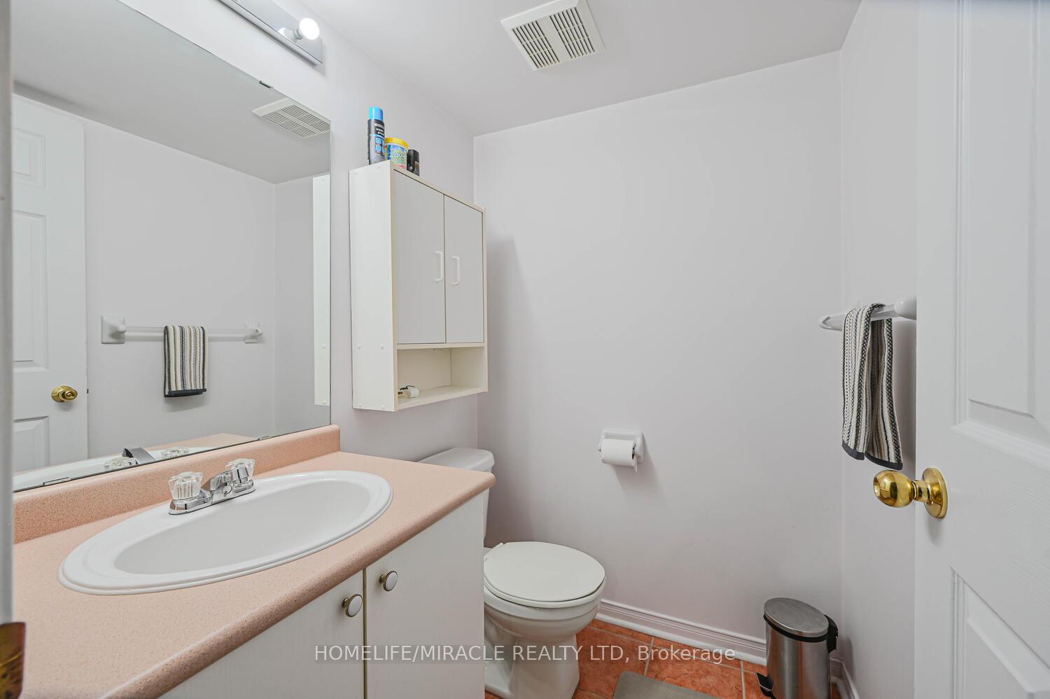 2 Bedrooms Condo at 5255 Guildwood, Mississauga For sale