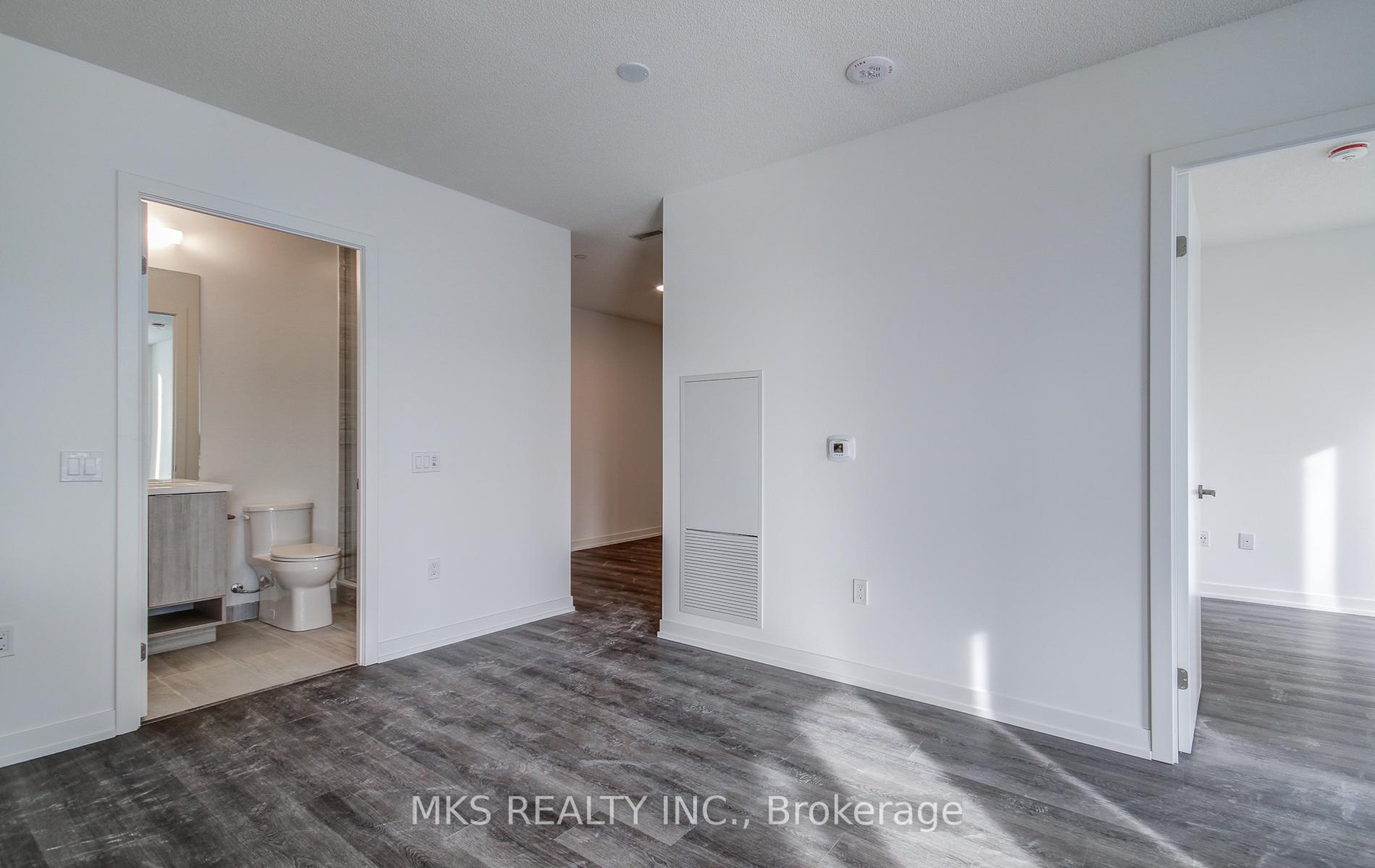 3 Bedrooms Condo at 138 Downes,  Toronto For sale