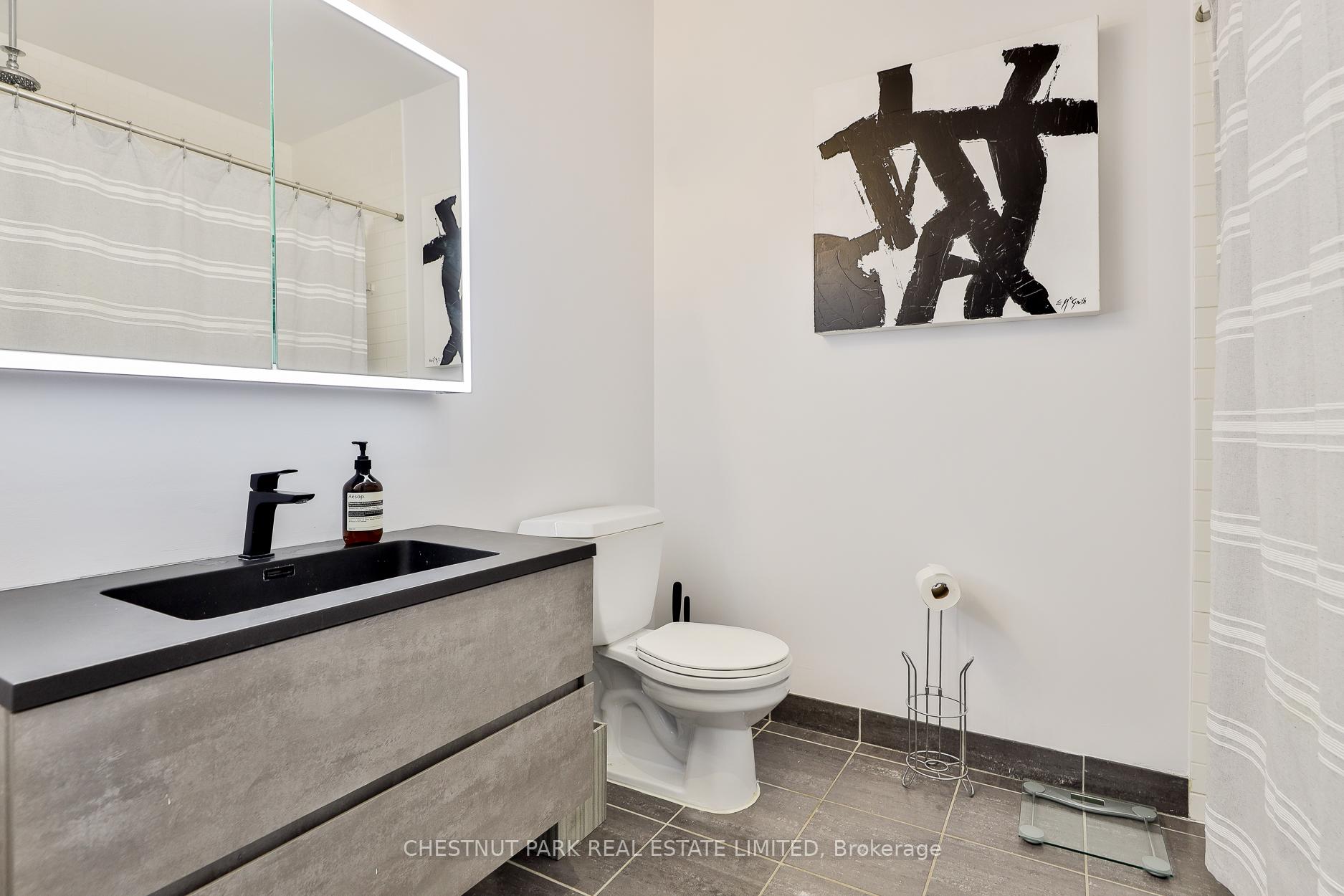 1 Bedroom Condo at 60 Bathurst, Toronto For sale
