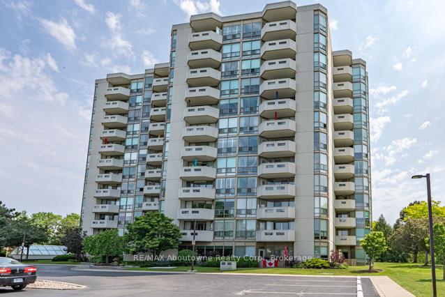 2 Bedrooms Condo at 5080 Pinedale, Burlington For sale