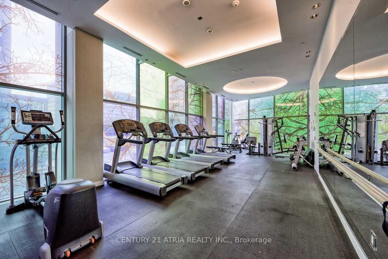2 Bedrooms Condo at 37 Grosvenor,  Toronto For sale