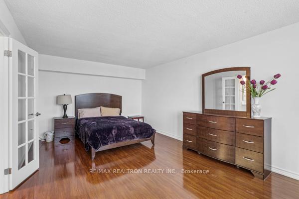 2 Bedrooms Condo at 2350 Bridletowne, Toronto For sale