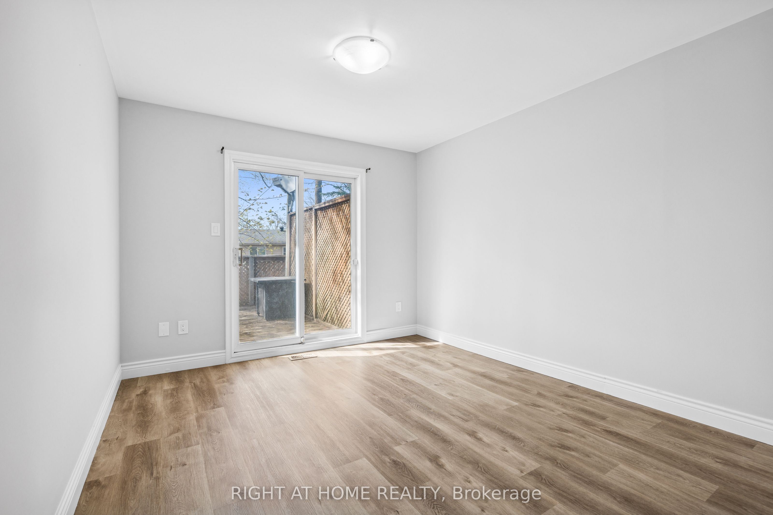21 Ashdale Court