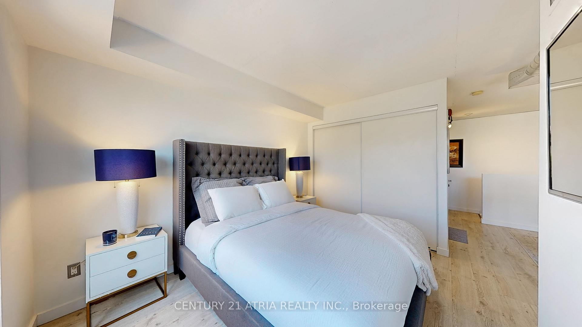 2 Bedrooms Condo at 800 King, Toronto For sale