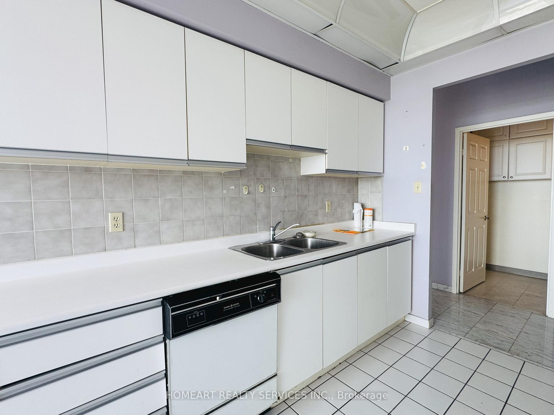 2 Bedrooms Condo at 4725 Sheppard, Toronto For sale
