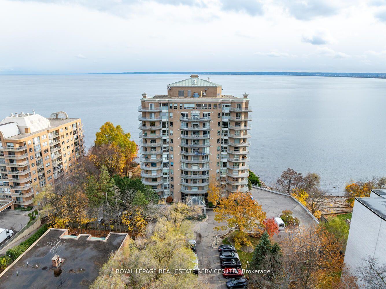 2 Bedrooms Condo at 2190 Lakeshore,  Burlington For sale