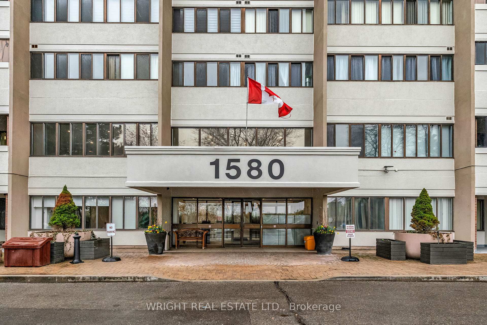3 Bedrooms Condo at 1580 Mississauga Valley,  Mississauga For sale