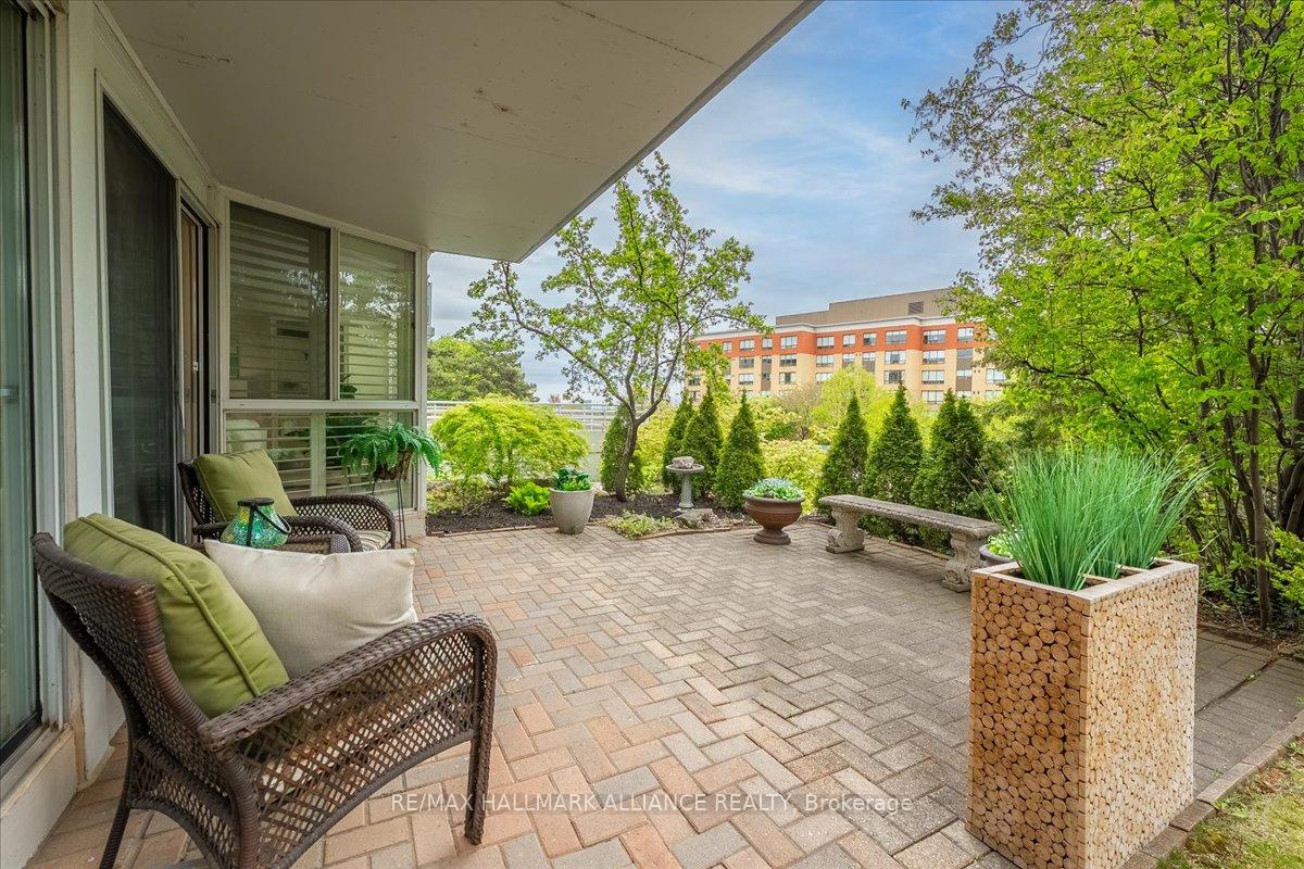 2 Bedrooms Condo at 1071 QUEENS, Oakville For sale