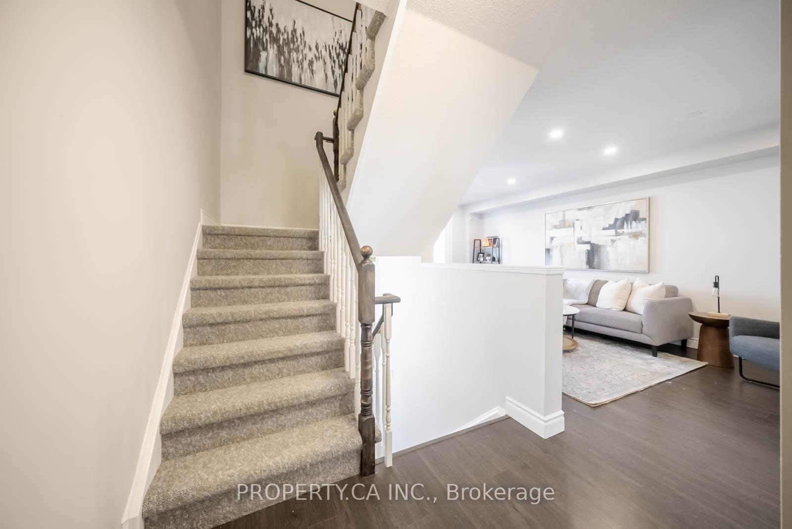 3 Bedrooms Condo at 601 Shoreline, Mississauga For sale