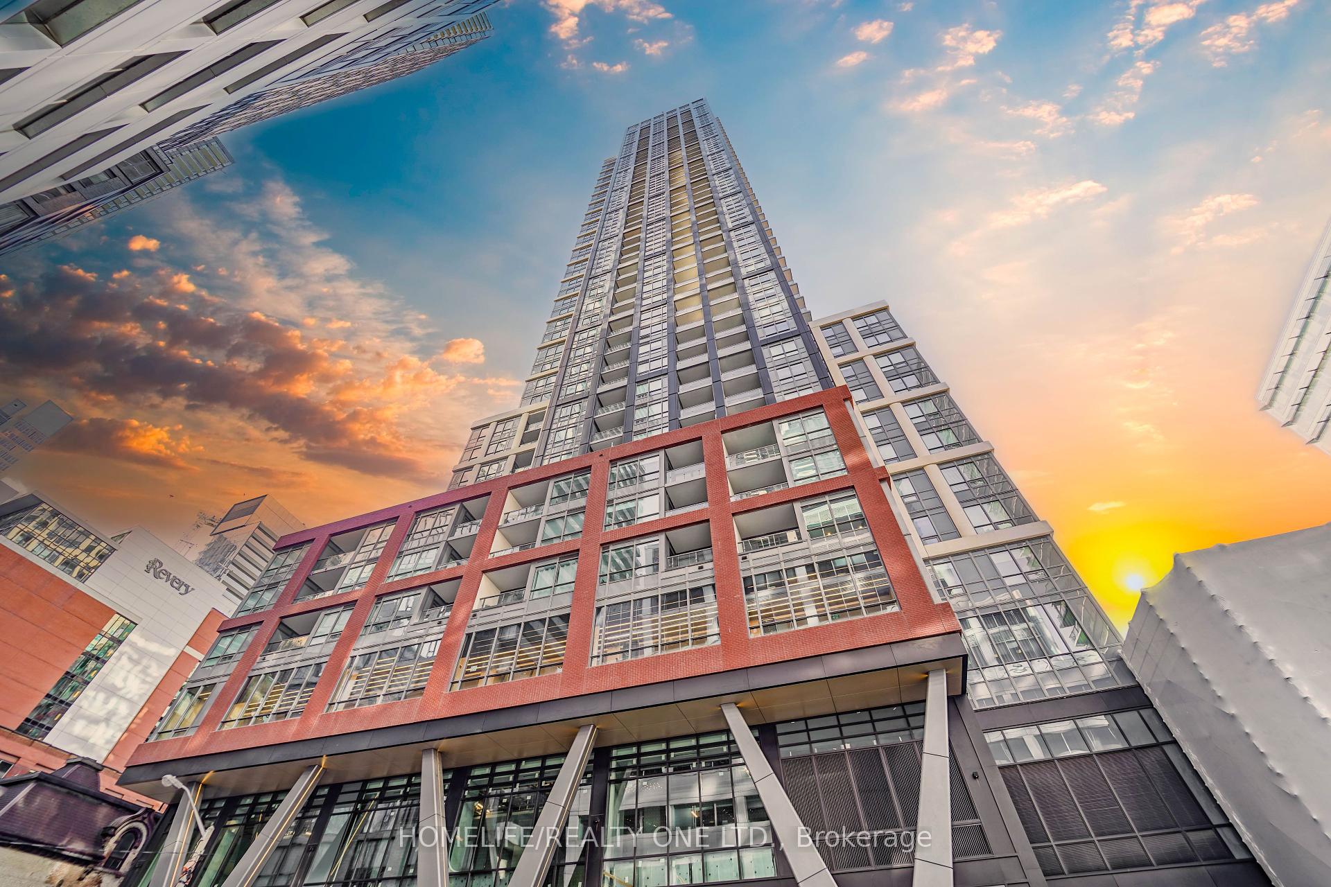 2 Bedrooms Condo at 108 Peter, Toronto For sale