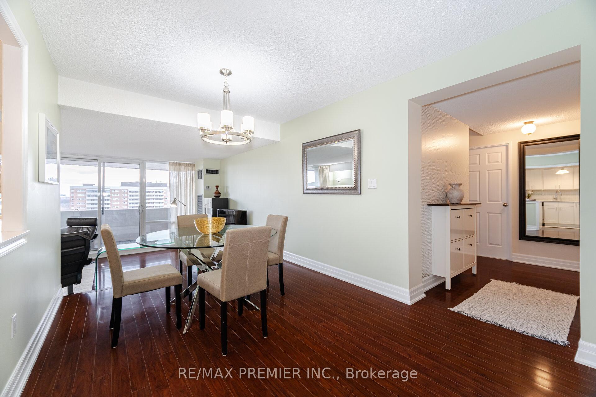 2 Bedrooms Condo at 270 Scarlett, Toronto For sale