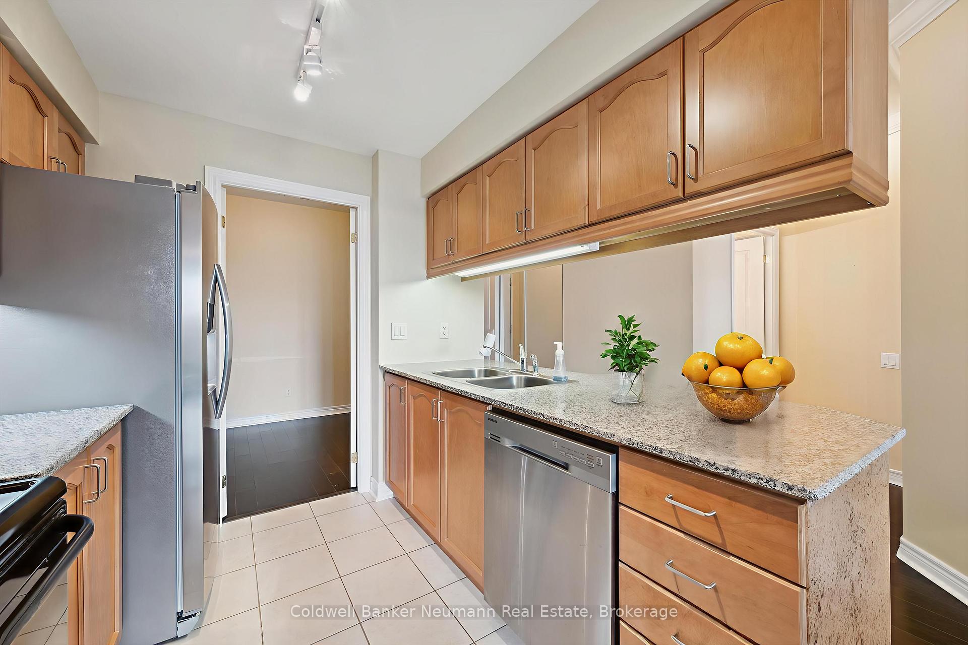 1 Bedroom Condo at 40 Old Mill, Oakville For sale