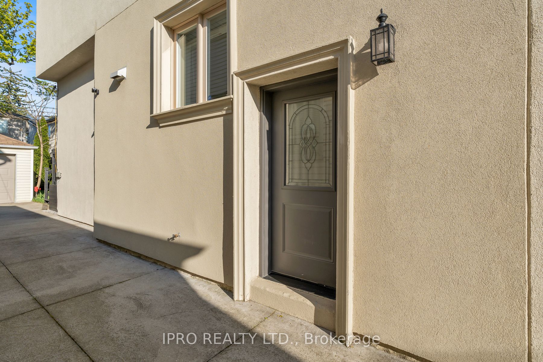 115 Cadorna Avenue